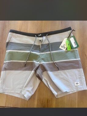 NWT 33 Katin Men's Quad Green Stripe Swim Trunks